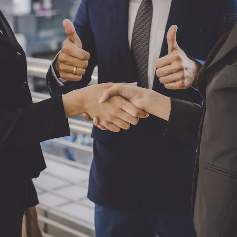business-people-shaking-hands-finishing-up-meeting-deals-business-concept_1150-2981